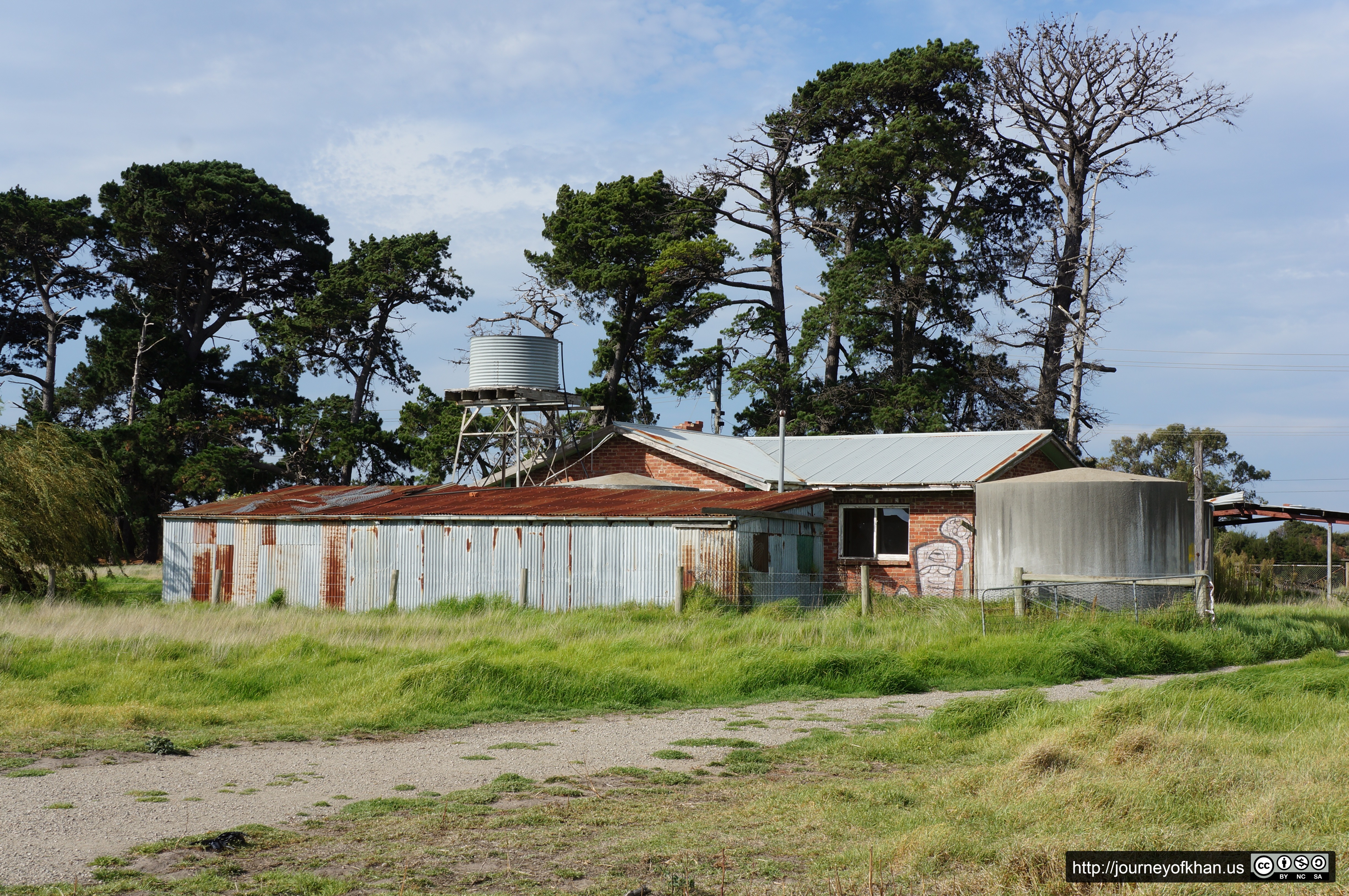 Abandoned Farm (High Resolution)