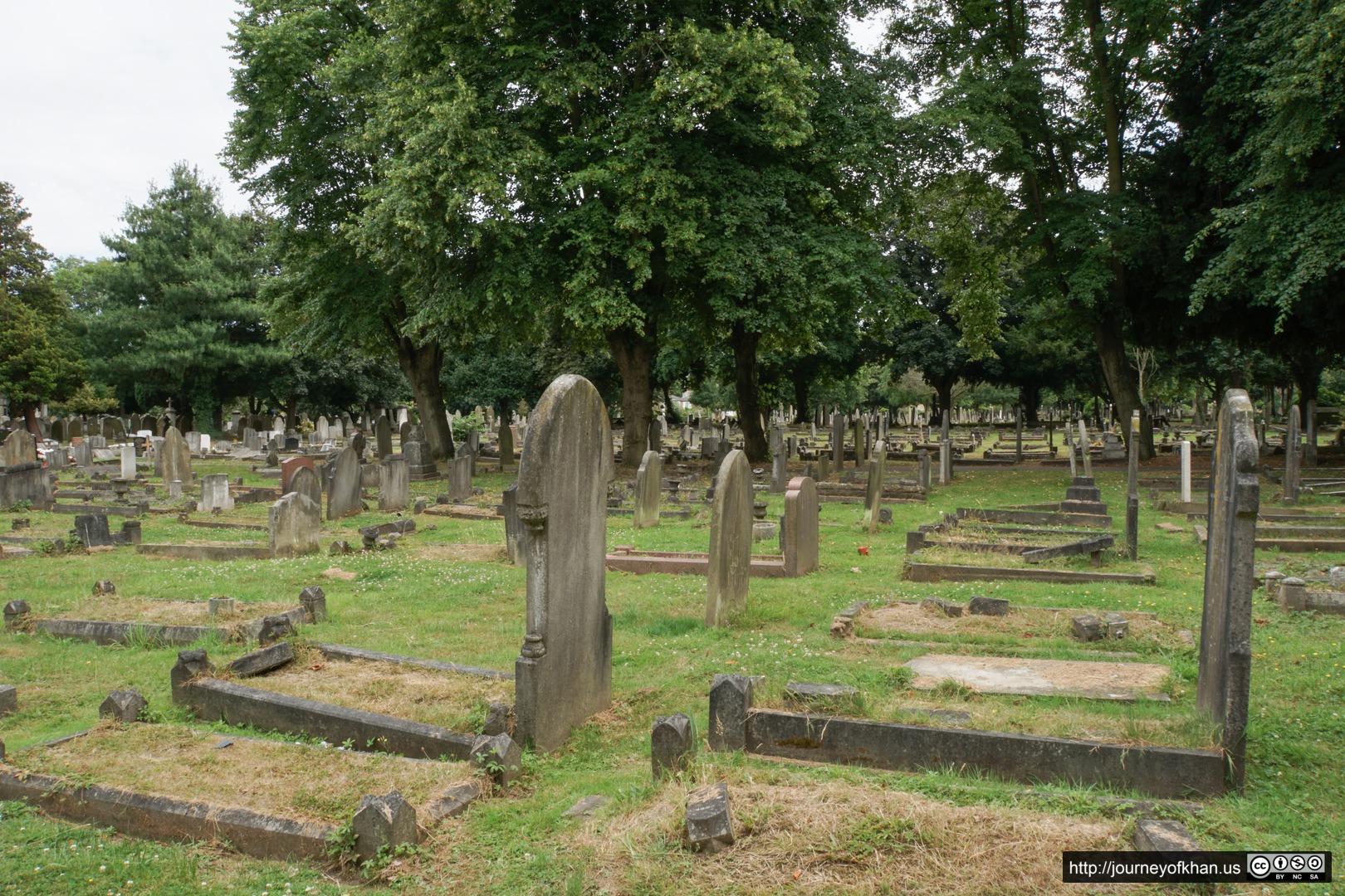 Graves in Tottenham Cemetery