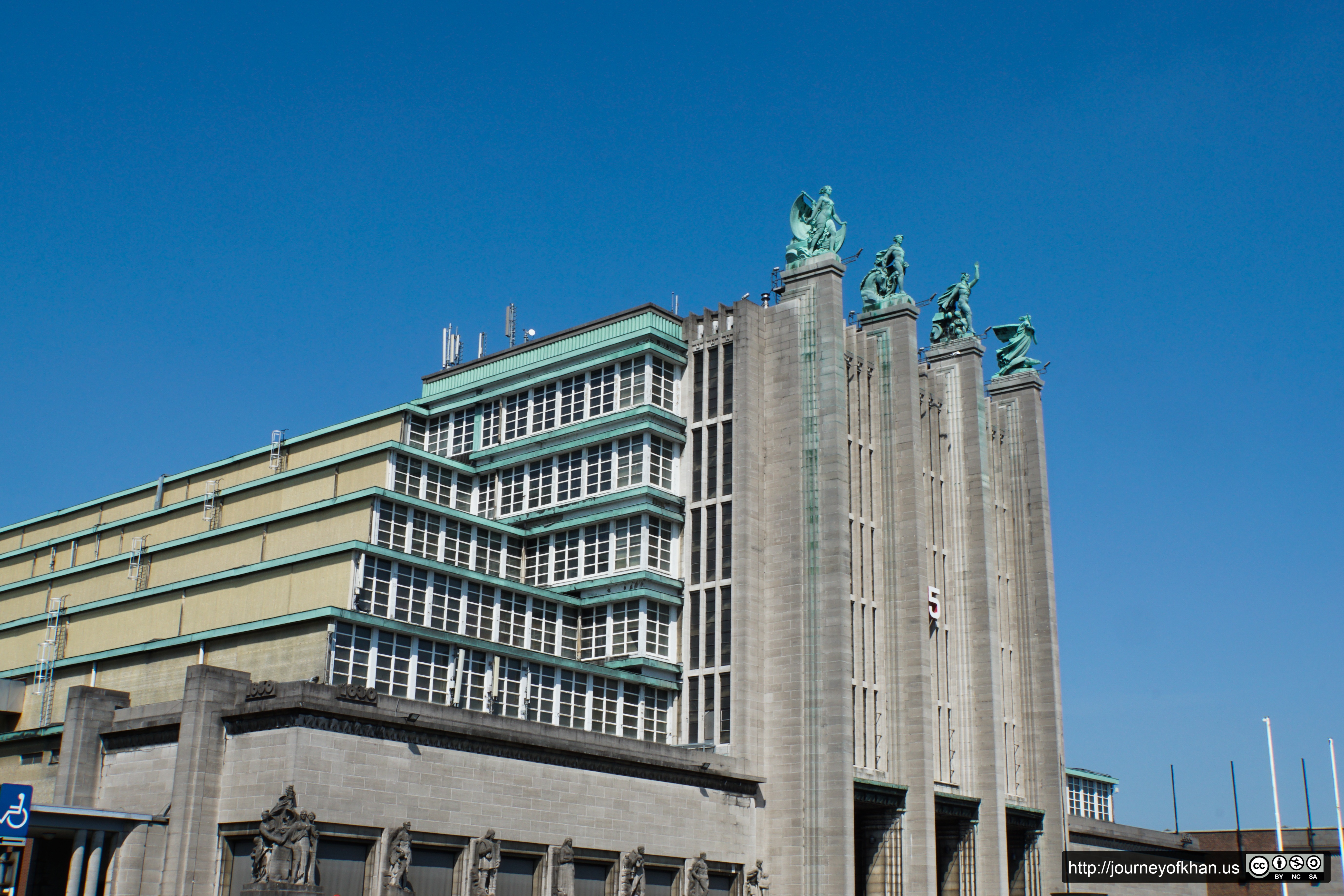 Brussels Exhibition Centre Building 5 (High Resolution)